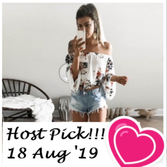Tops - 💜NEW! White off the shoulder floral midriff shirt